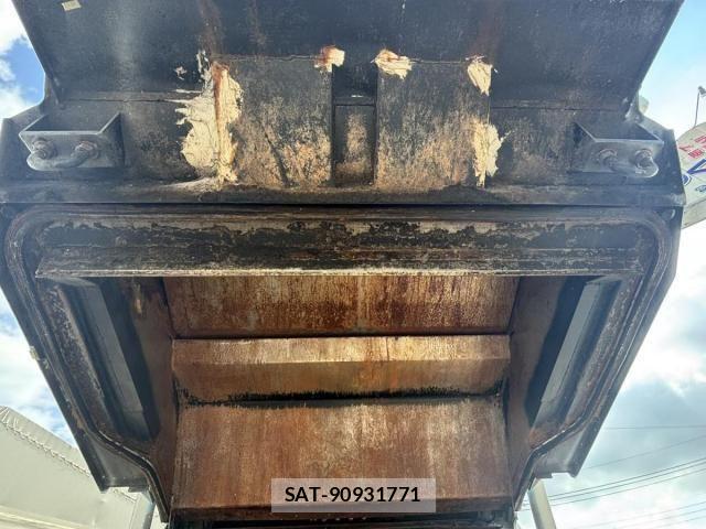Isuzu ELF TRUCK 2013-11 7979135-24