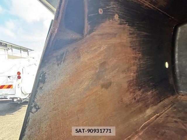 Isuzu ELF TRUCK 2013-11 7979135-27