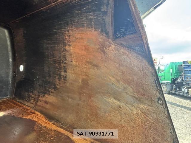 Isuzu ELF TRUCK 2013-11 7979135-28