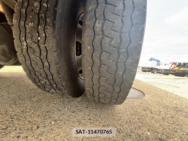 Isuzu ELF TRUCK 2012-09 8035377-19