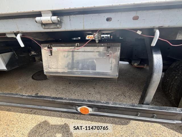 Isuzu ELF TRUCK 2012-09 8035377-29