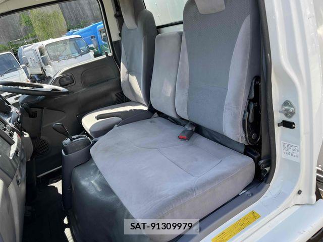 Isuzu ELF TRUCK 2015-05 8035374-23