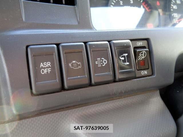 Isuzu ELF TRUCK 2016-05 8035381-7