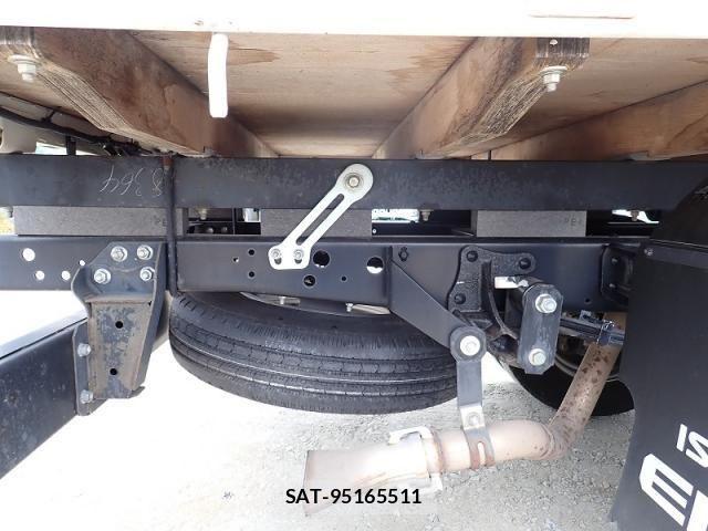 Isuzu ELF TRUCK 2023-08 8035368-17