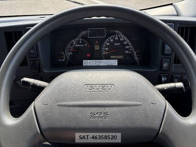 Isuzu ELF TRUCK 2013-05 8035379-11