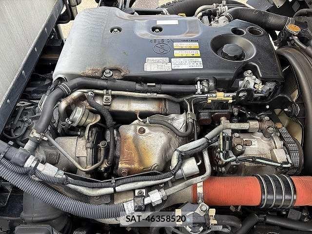 Isuzu ELF TRUCK 2013-05 8035379-15