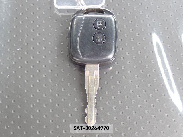 Isuzu ELF TRUCK 2017-06 8035378-9