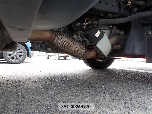Isuzu ELF TRUCK 2017-06 8035378-12