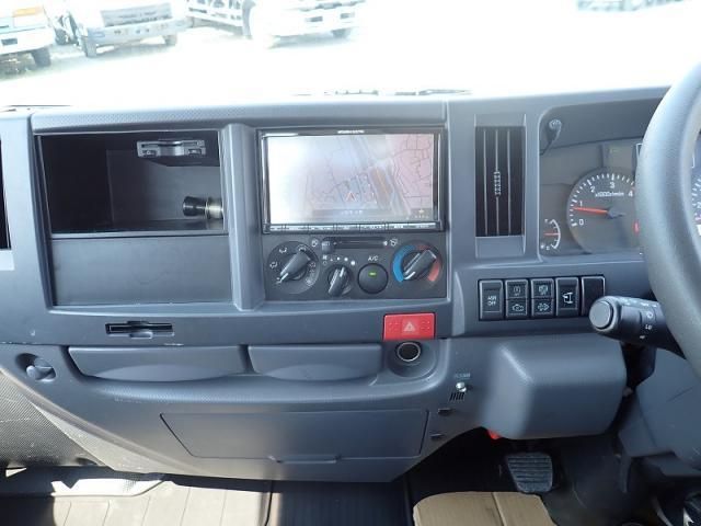 Isuzu ELF TRUCK 2018-05 8060564-18