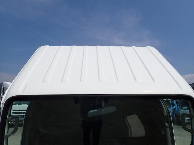 Isuzu ELF TRUCK 2018-05 8060564-25