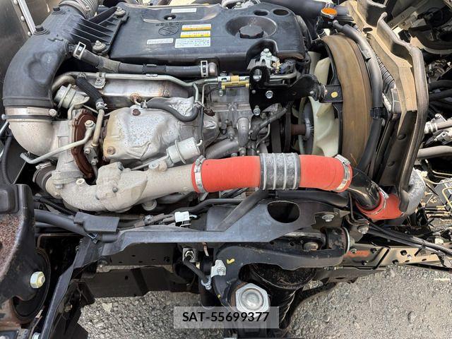 Isuzu ELF TRUCK 2018-06 8073646-12