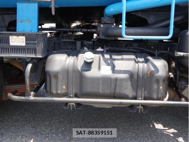 Isuzu ELF TRUCK 2015-08 8073649-13