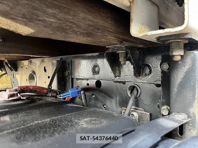 Isuzu ELF TRUCK 2004-04 8073653-16