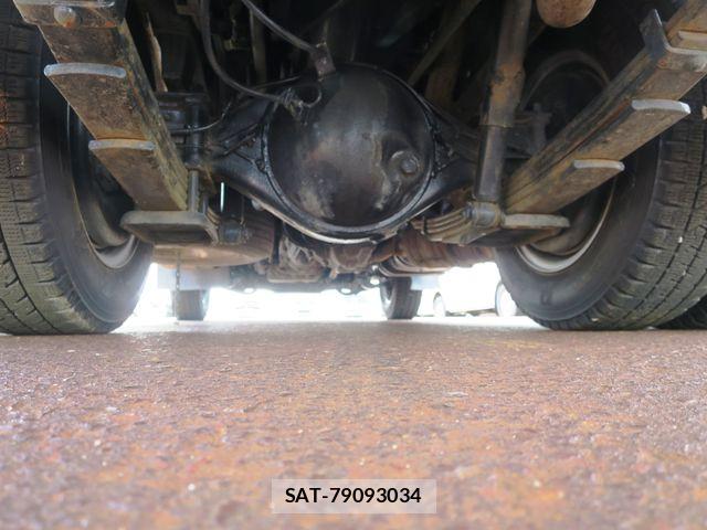 Isuzu ELF TRUCK 2017-09 8099010-23