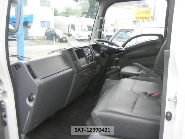 Isuzu ELF TRUCK 2019-06 8099003-28