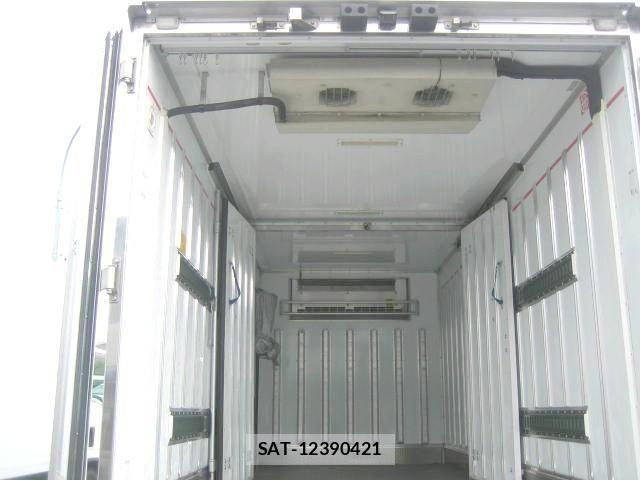 Isuzu ELF TRUCK 2019-06 8099003-7