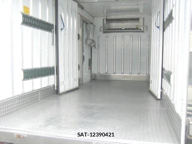 Isuzu ELF TRUCK 2019-06 8099003-8