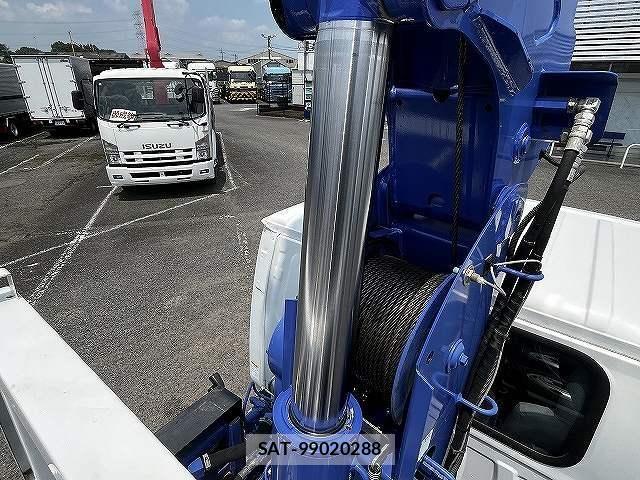 Isuzu ELF TRUCK 2011-08 8099009-6