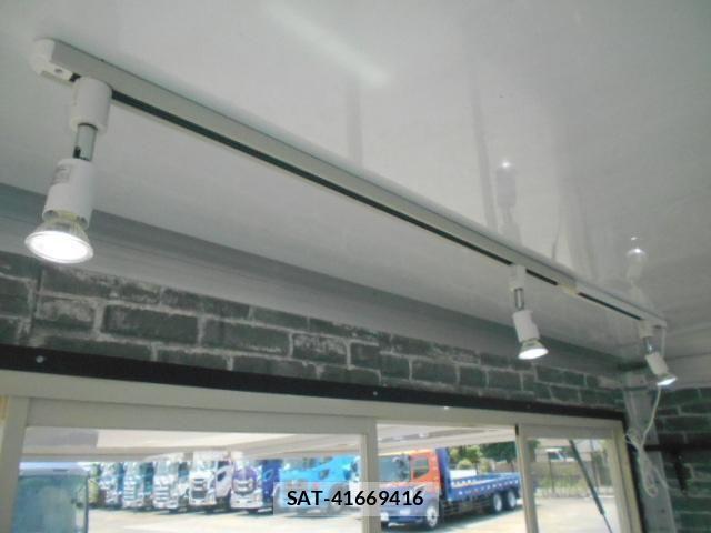 Isuzu ELF TRUCK 2016-04 8099011-10