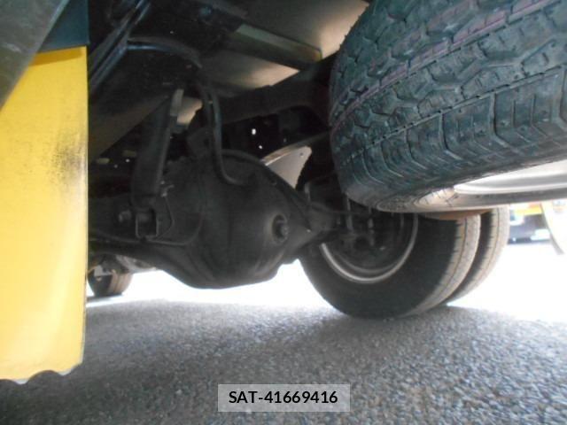Isuzu ELF TRUCK 2016-04 8099011-24