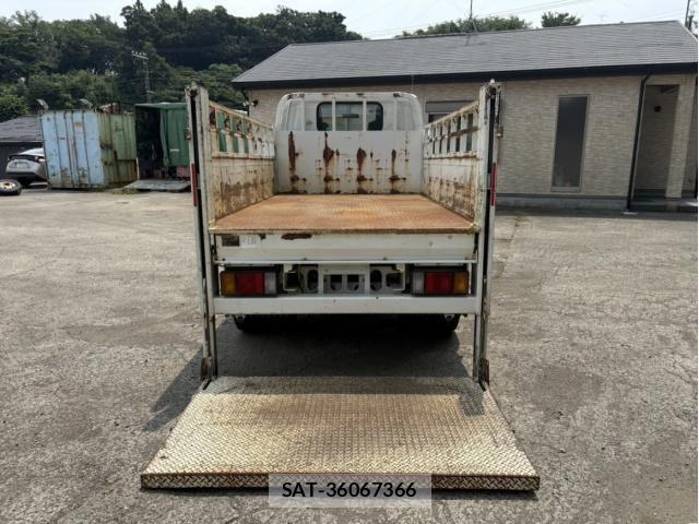 Isuzu ELF TRUCK 2020-04 8099004-10
