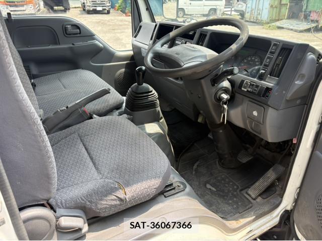 Isuzu ELF TRUCK 2020-04 8099004-19