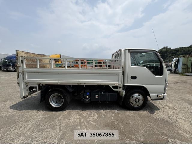 Isuzu ELF TRUCK 2020-04 8099004-7