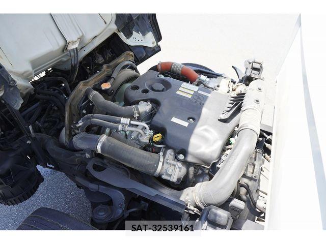 Isuzu ELF TRUCK 2018-01 8158356-12