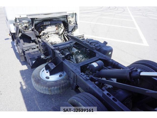 Isuzu ELF TRUCK 2018-01 8158356-15