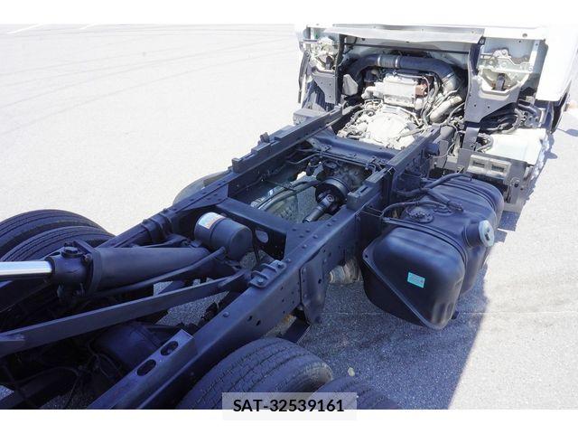 Isuzu ELF TRUCK 2018-01 8158356-16