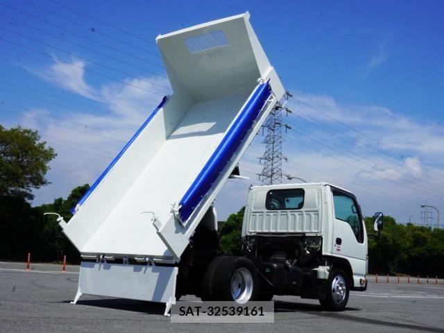 Isuzu ELF TRUCK 2018-01 8158356-1