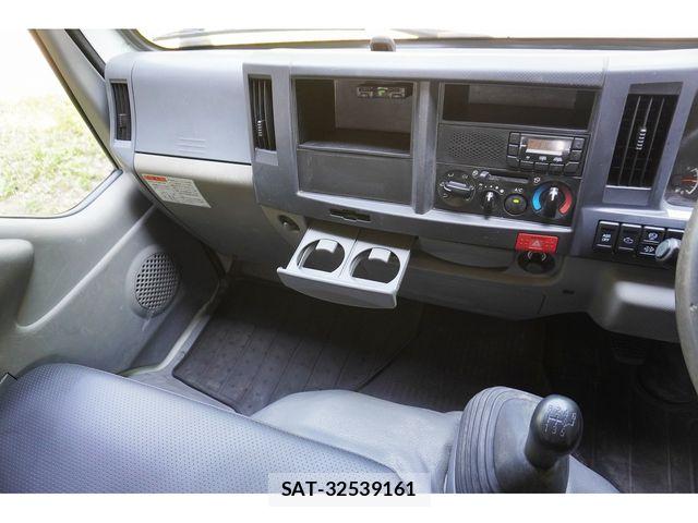 Isuzu ELF TRUCK 2018-01 8158356-25