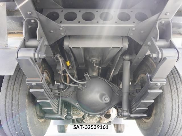 Isuzu ELF TRUCK 2018-01 8158356-5