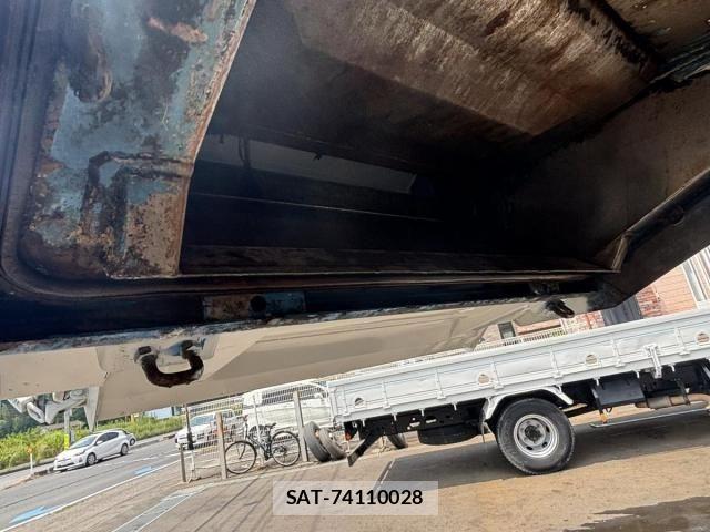 Isuzu ELF TRUCK 2013-09 8158360-18