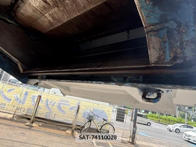 Isuzu ELF TRUCK 2013-09 8158360-20
