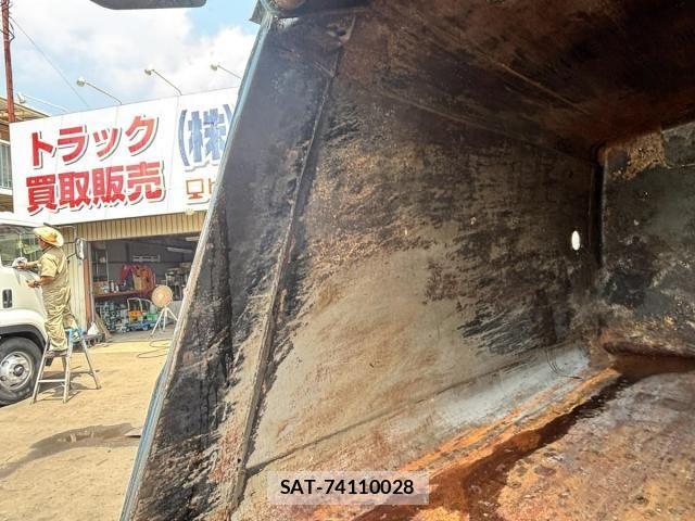Isuzu ELF TRUCK 2013-09 8158360-23