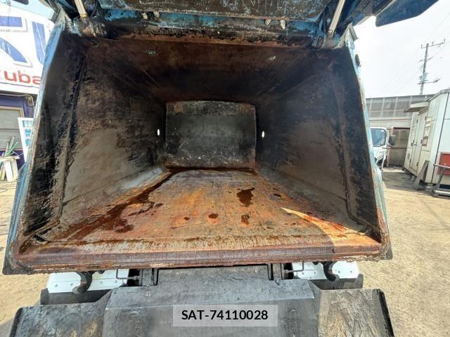 Isuzu ELF TRUCK 2013-09 8158360-27