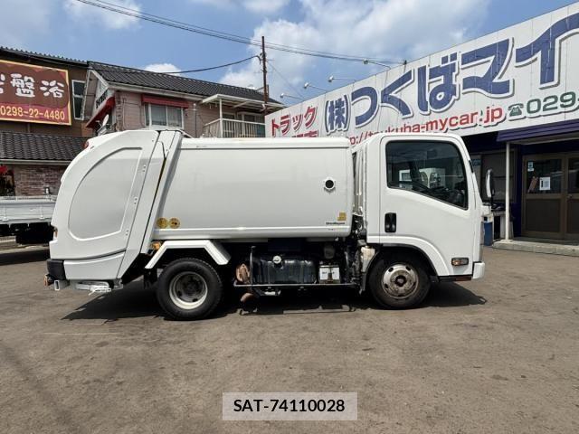 Isuzu ELF TRUCK 2013-09 8158360-3