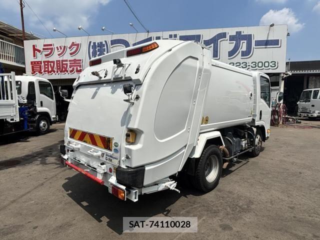 Isuzu ELF TRUCK 2013-09 8158360-4