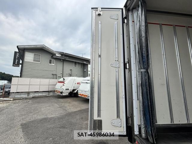 Isuzu ELF TRUCK 2019-06 8158369-17