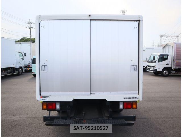 Isuzu ELF TRUCK 2021-03 8158361-3