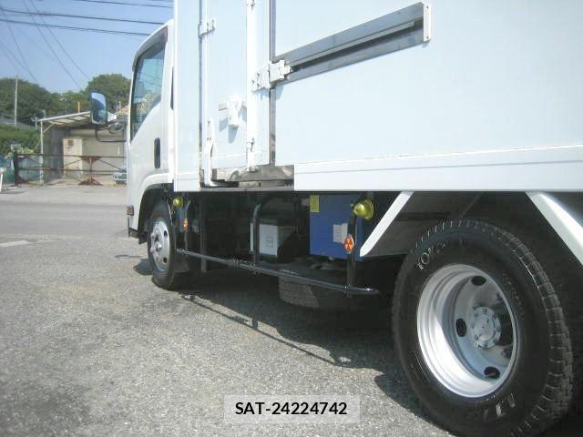 Isuzu ELF TRUCK 2018-11 8158358-16