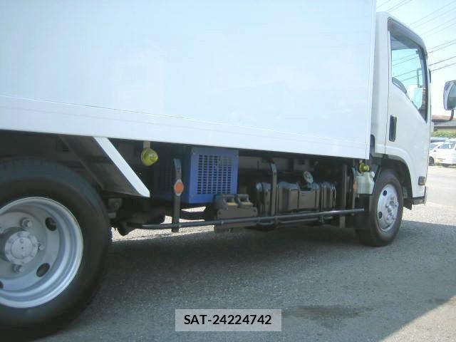 Isuzu ELF TRUCK 2018-11 8158358-18