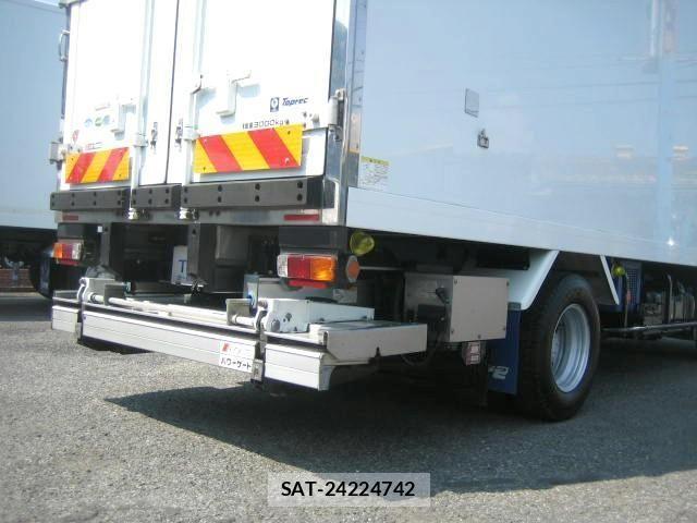 Isuzu ELF TRUCK 2018-11 8158358-19