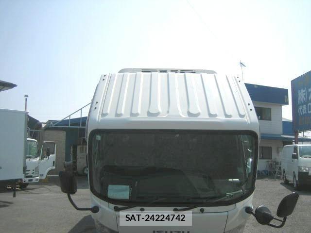 Isuzu ELF TRUCK 2018-11 8158358-24