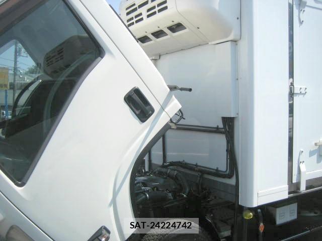 Isuzu ELF TRUCK 2018-11 8158358-25