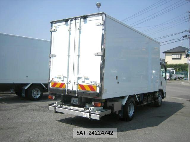 Isuzu ELF TRUCK 2018-11 8158358-2