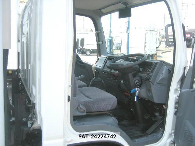 Isuzu ELF TRUCK 2018-11 8158358-29