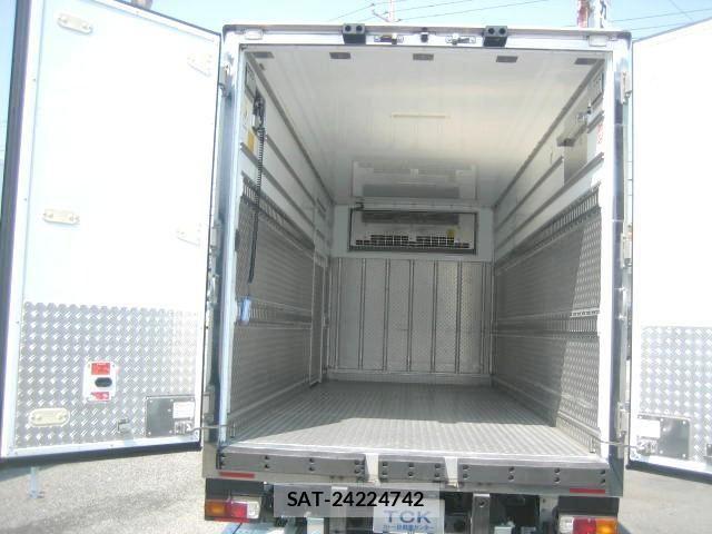 Isuzu ELF TRUCK 2018-11 8158358-4