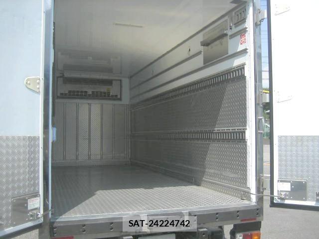 Isuzu ELF TRUCK 2018-11 8158358-6